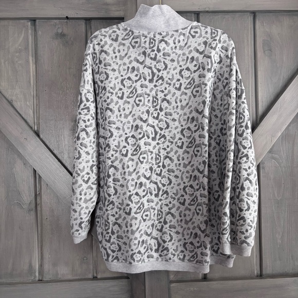Aerie Cozy Half Zip Sweatshirt gray Leopard Print Size M - Picture 4 of 10